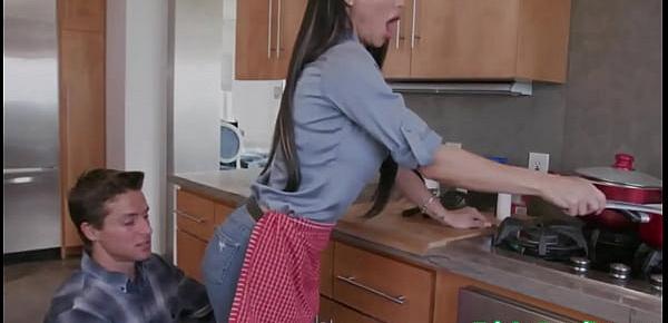  Big Ass Brunette Melissa Lynn Punded In The Kitchen